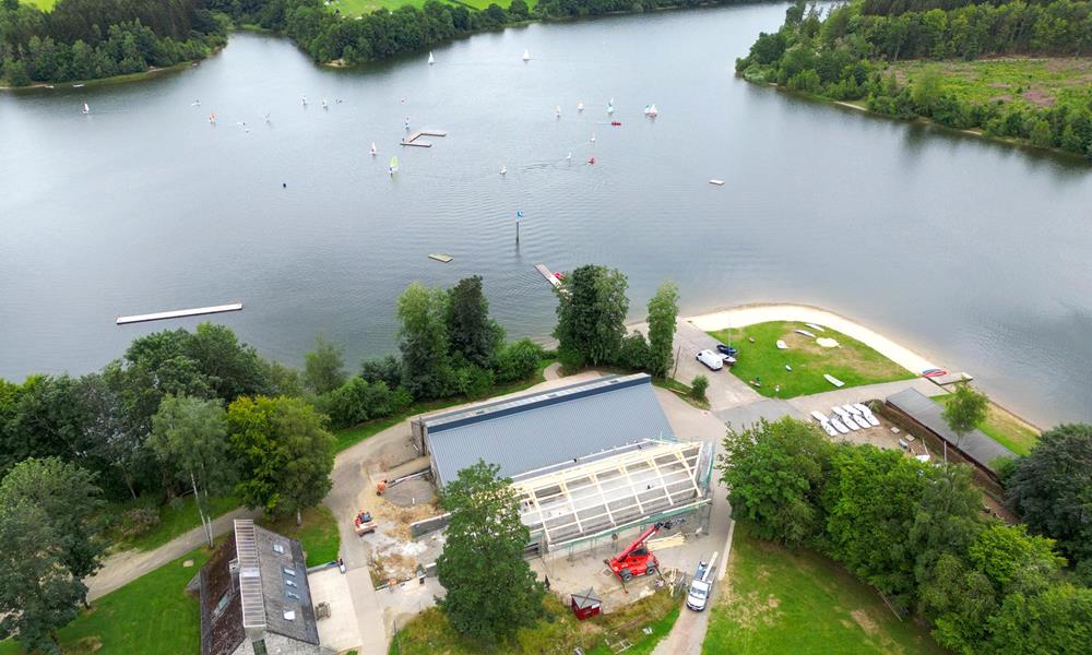 Dachstuhlbau am neuen Bootshaus ©Roofland